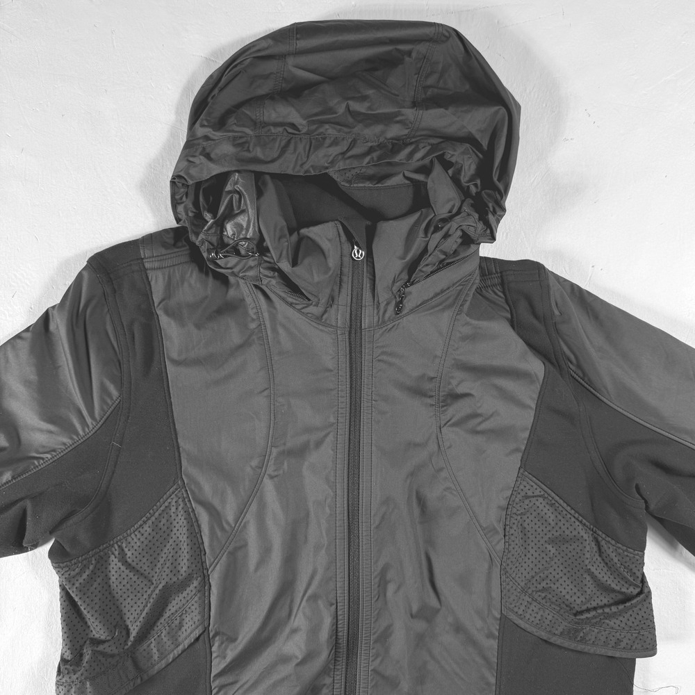 Lululemon Far & Free Black Jacket Packable‎ Hooded Athleisure Womens Size 12